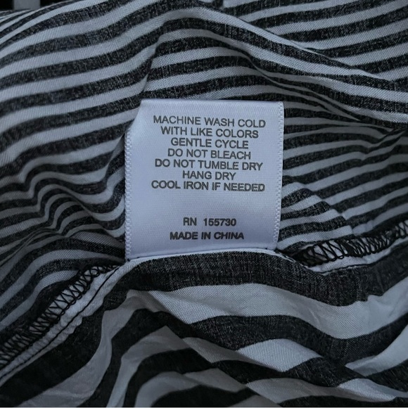 M Jane and Delancey Women’s Long Sleeve Button Down Black White Striped Shirt - Picture 6 of 6